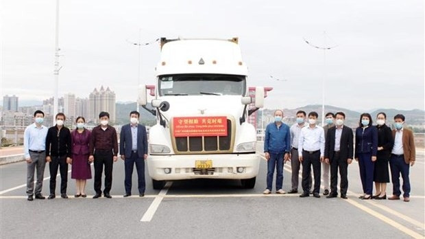 Cérémonie de réception des dons du Guangxi. Photo : VNA.