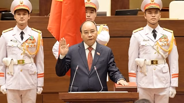 Le Président vietnamien, Nguyên Xuân Phuc, prête serment, le 26 juillet à Hanoi. Photo : VOV.