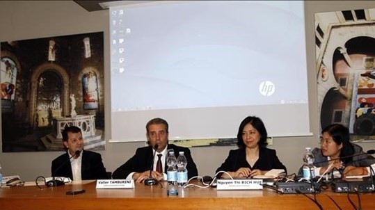 Vue générale du colloque organisé par la Chambre de commerce de Pise et la Chambre de commerce italienne au Vietnam (ICHAM). Photo : VNA.