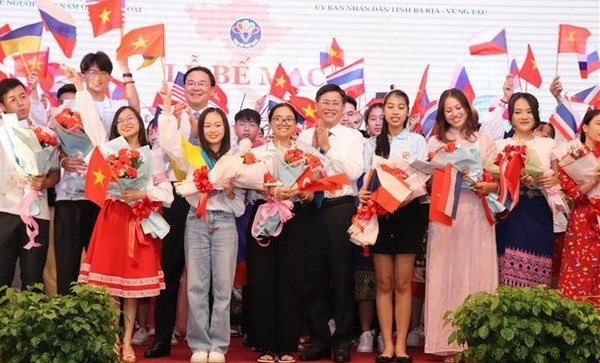 Des jeunes au Camp d'été du Vietnam 2022. Photo : VNA.