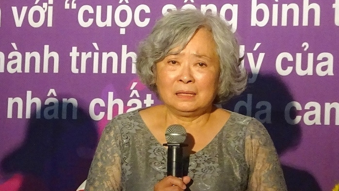 Mme Trân Tô Nga lors d'une rencontre avec les jeunes vietnamiens à Hanoi. Photo : DH/NDEL.