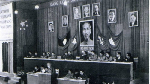 Le IIe Congrès national en 1951 dans la commune de Vinh Quang, district de Chiêm Hoá, province de Tuyên Quang. Photo: Musée national de l'histoire du Vietnam. 