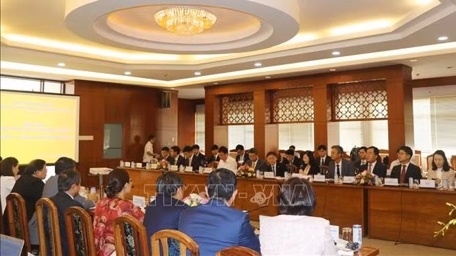 Lors du colloque sur l’investissement des entreprises sud-coréennes à Khanh Hoa. Photo : VNA