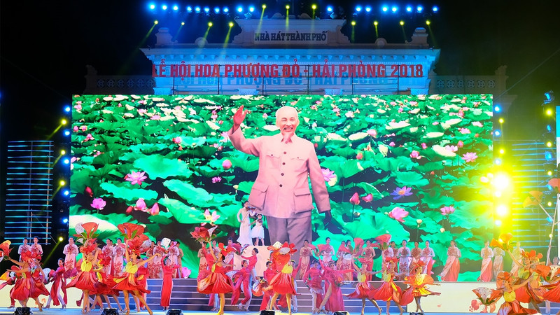 Cérémonie d'ouverture du Festival « Hoa phuong do » 2018, le 12 mai à Hai Phong (au Nord). Photo: VGP.