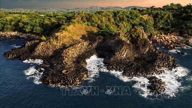 La falaise rocheuse Da Dia de Phu Yên | Photo : VNA.