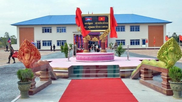 Le bâtiment militaire financé par le Vietnam. Photo: VNA.