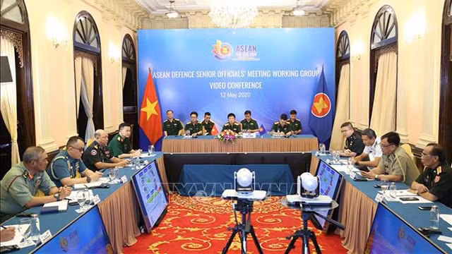 La téléconférence des hauts responsables de la défense de l’ASEAN est ouverte à Hanoi. Photo : VNA.