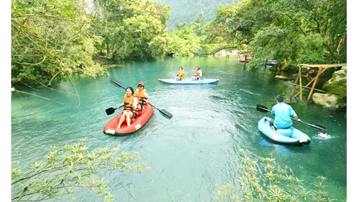 Dans le Parc national de Phong Nha-Ke Bàng, dans la province de Quang Binh. Photo: VNA. 