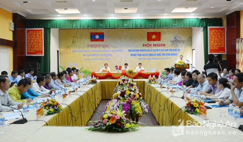 La conférence destinée à échanger des expériences sur les affaires du Front de la Patrie entre Nghê An et Xieng Khouang. Photo: baonghean.vn