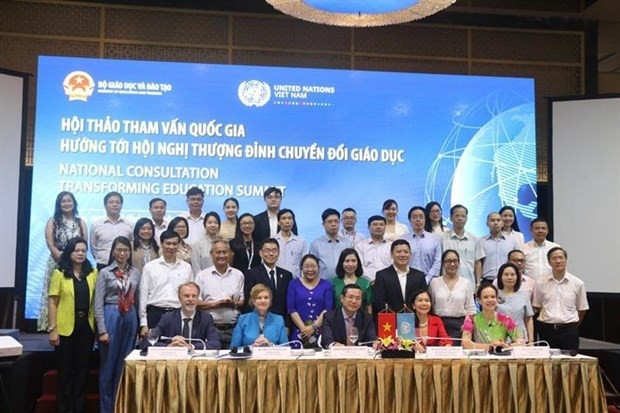 Les délégués au colloque de consultation sur la transformation de l'éducation. Photo: VNA