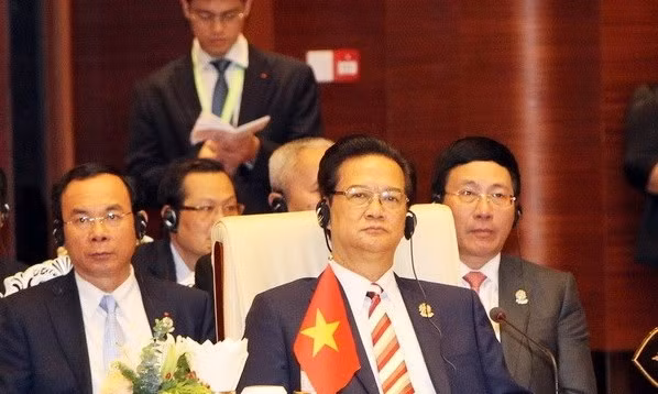 Le PM Nguyên Tân Dung participe au 25e Sommet de l'ASEAN tenu le 12 novembre à Nay Pyi Taw. Photo: VNA.