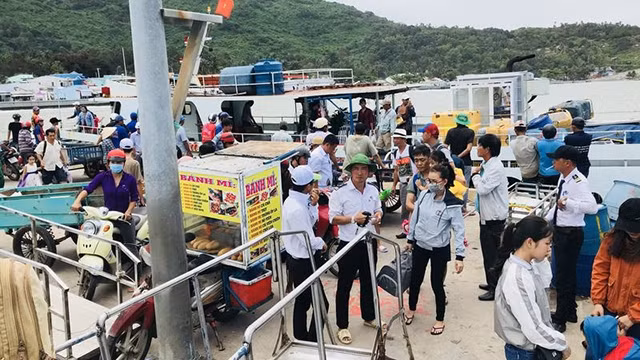 Située dans la baie de Hà Tiên, l'île de Hon Son est une nouvelle destination estivale. Photo : vov.vn
