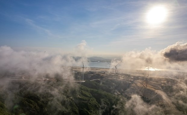 Le deuxième champ d'éoliennes de Binh Dinh est situé sur la route de la plage de Ky Co (commune de Nhon Ly, ville de Quy Nhon). Photo : Vnexpress. 