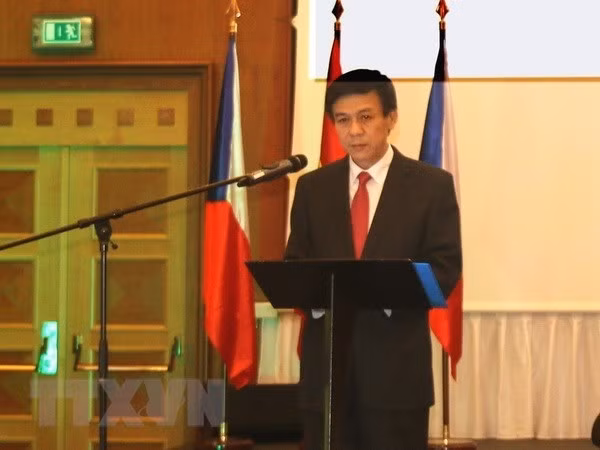 L'ambassadeur vietnamien en République tchèque Hô Minh Tuân. Photo: VNA.