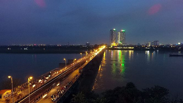 De nombreux ouvrages modernes sont associés aux vieilles images de la capitale millénaire. Photo : http://www.qtv.vn/