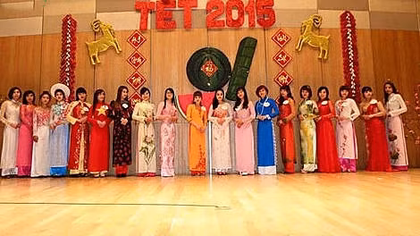 La communauté des Vietnamiens résidant en R. de Corée fête le Têt traditionnel 2015. Photo: VOV.