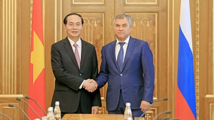 Le Président Trân Dai Quang (à gauche) et le Président de la Douma russe, Vyacheslav Volodin, le 30 juin, à Moscou. Photo: VNA.