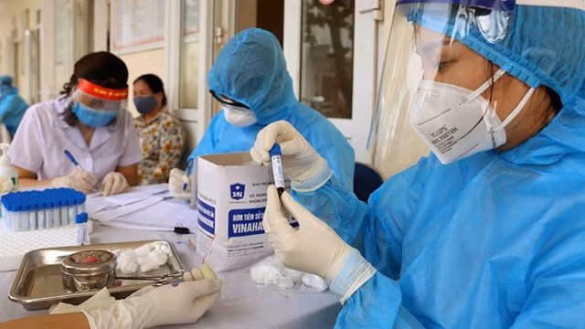 Quatre raisons expliquent la maîtrise efficace du COVID-19 du Vietnam