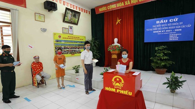 Les électeurs hanoiens vont urnes. Photo : VNA.