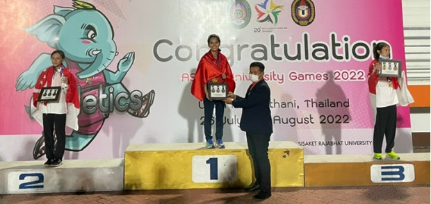 Pham Thi Hong Le a décroché la médaille d'or en 10.000m féminin. Photo:thehtaovietnamplus.vn