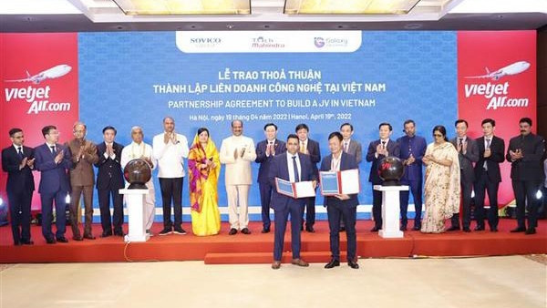 La cérémonie pour annoncer l'ouverture de nouvelles liaisons vers l'Inde de Vietjet. Photo : VNA.