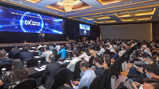 Le Sommet sur la transformation numérique au Vietnam-Asie 2022 s’est ouvert le 25 mai à Hanoi. Photo : VOV.