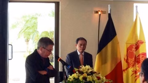 Christian Bourgoignie, représentant en chef de la Délégation Wallonie-Bruxelles au Vietnam (à gauche). Photo: VOV.