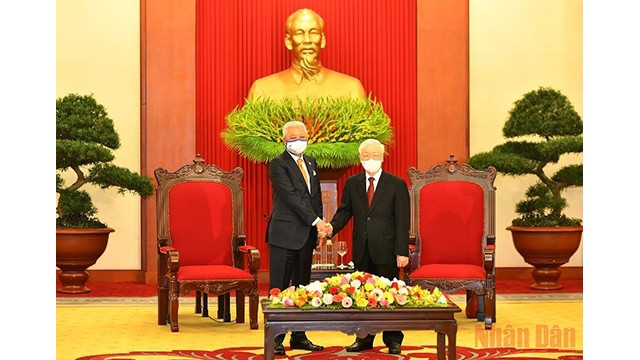 Le Secrétaire général du Parti, Nguyên Phu Trong (à droite), et le Premier ministre malaisien, Dato’ Sri Ismail Sabri bin Yaakob. Photo : NDEL.