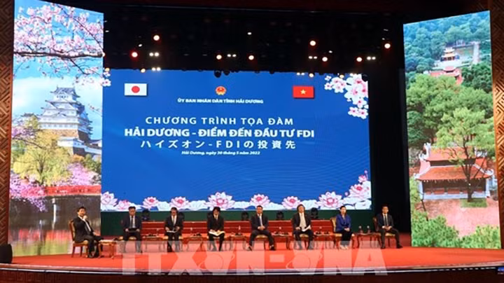 Rencontre entre les autorités de Hai Duong et des chefs d'entreprises japonaises. Photo : VNA.