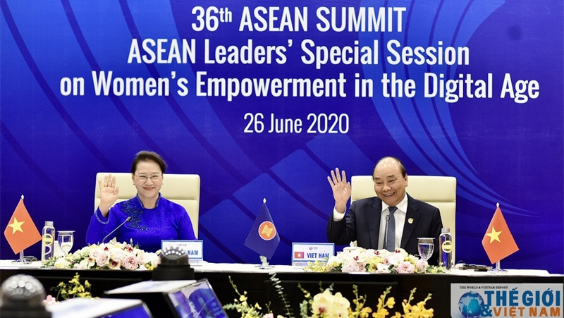 Lors de la session spéciale des dirigeants de l'ASEAN sur l'autonomisation des femmes à l'ère numérique. Photo : TGVN/VNA