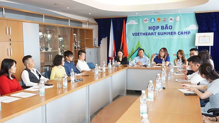 Panorama de la conférence de presse. Photo : VNA.