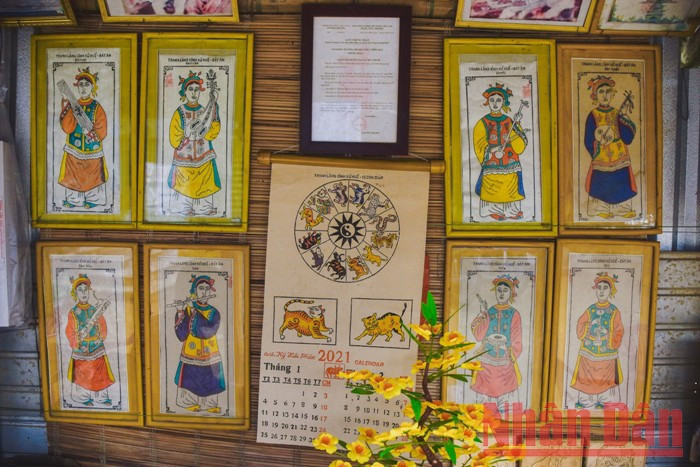 Malgré le rythme rapide de la vie moderne, la valeur artistique des peintures folkloriques vietnamiennes est toujours vivante avec le temps et dans la vie de chaque Vietnamien.