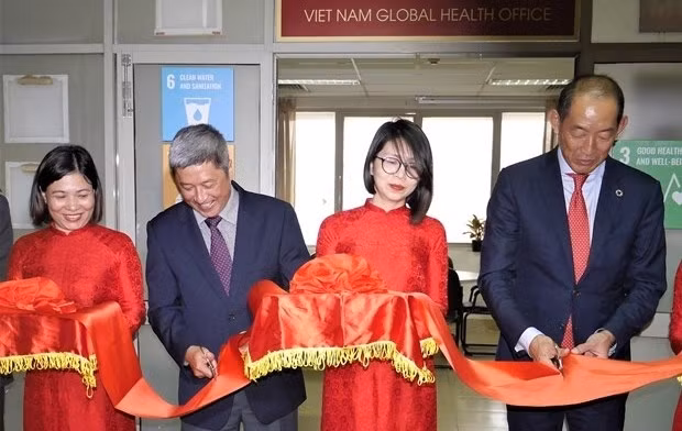 Cérémonie d'ouverture du bureau de la santé mondiale du Vietnam à Hanoi. Photo : VNA.