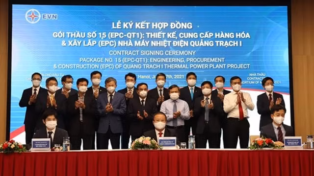 La cérémonie de signature. Photo : VNA.