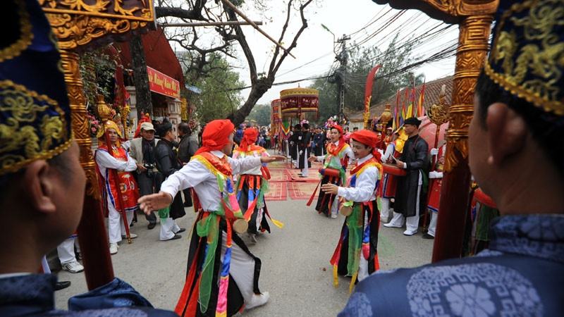 Situé à 8km du centre-ville de Hanoi (dans la commune de Tân Triêu, du district de Thanh Tri), le village de Triêu Khuc organise sa fête du 9e au 12e jour du 1er mois lunaire.