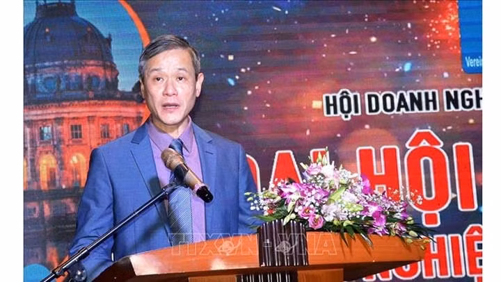 L’ambassadeur vietnamien Nguyên Minh Vu lors de la réunion. Photo : VNA.