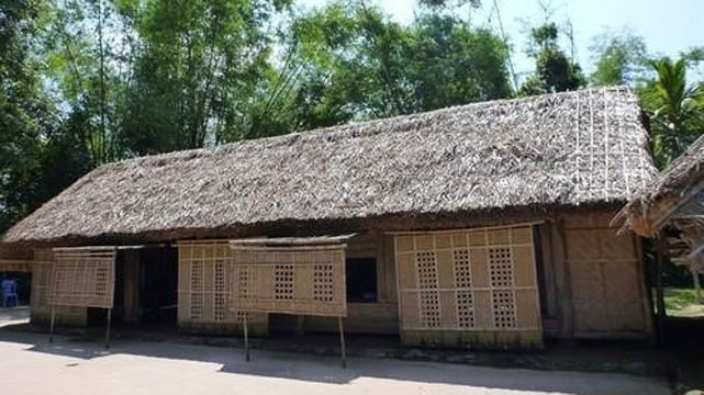 La maison du père du Président Hô Chi Minh. Photo : VNA.