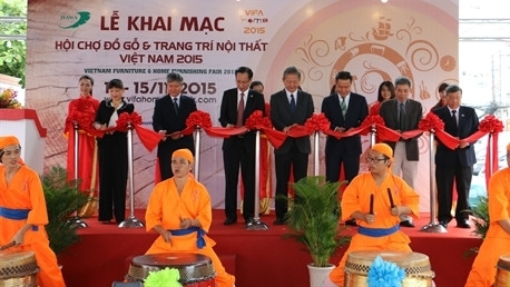 Cérémonie d’ouverture de la Foire-exposition des produits en bois et de décoration intérieure du Vietnam, le 12 novembre à Hô Chi Minh-Ville. Photo: VNA.