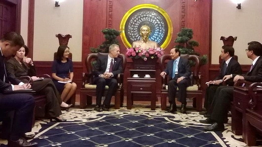 Le secrétaire du Comité du Parti de Hô Chi Minh-Ville, Lê Thanh Hai, reçoit le nouvel ambassadeur américain au Vietnam, Theodore G.Osius, le 29 décembre. Photo: VOH. 