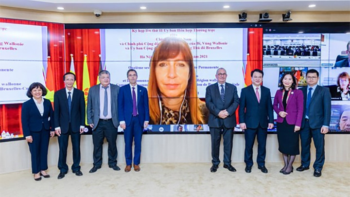 Les délégués à 11e session de la Commission mixte permanente entre le Vietnam et la Communauté française de Belgique, la Région wallonne et la Commission communautaire française de la Région de Bruxelles-Capitale. Photo : Délégation Wallonie-Bruxelles à Hanoi. 
