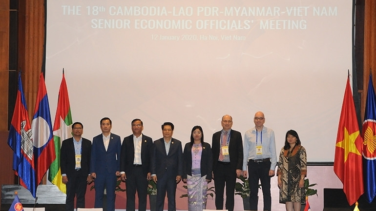 Les délégués de la 18e Conférence des hauts responsables de l'économie du Cambodge, du Laos, du Myanmar et du Vietnam. Photo : NDEL.