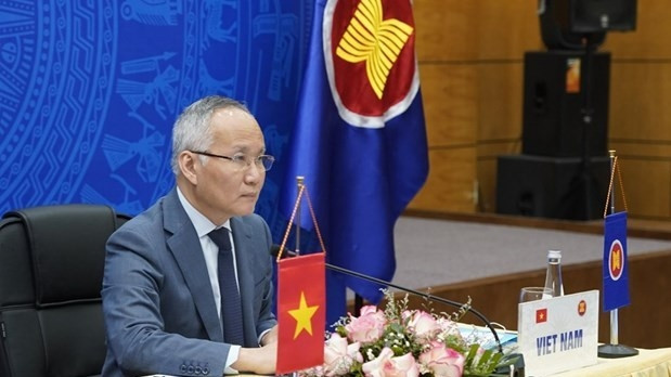 Le vice-ministre de l’Industrie et du Commerce, Trân Quôc Khanh, à la 28e réunion restreinte des ministres de l’Economie de l’ASEAN. Photo : VNA.