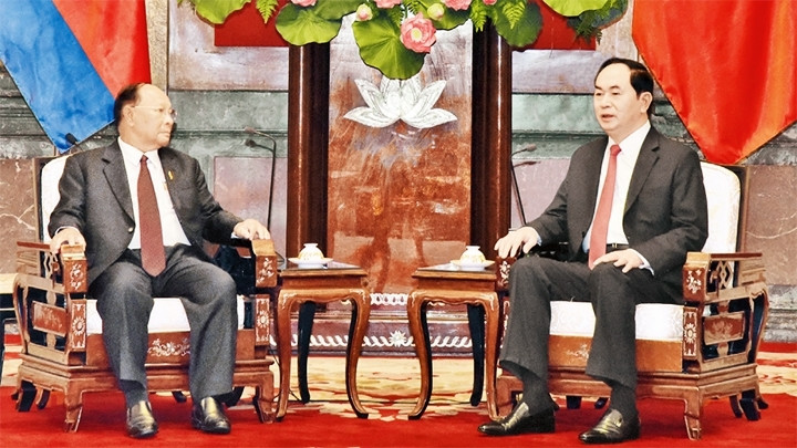 Le Président vietnamien Trân Dai Quang (à droite) et le Président de l'AN du Cambodge, Heng Samrin. Photo: NDEL.