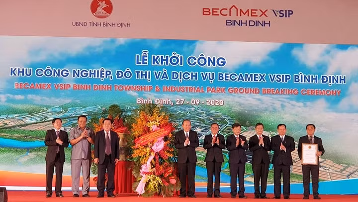 Lors de la cérémonie de lancement des travaux de construction du parc. Photo : NDEL.