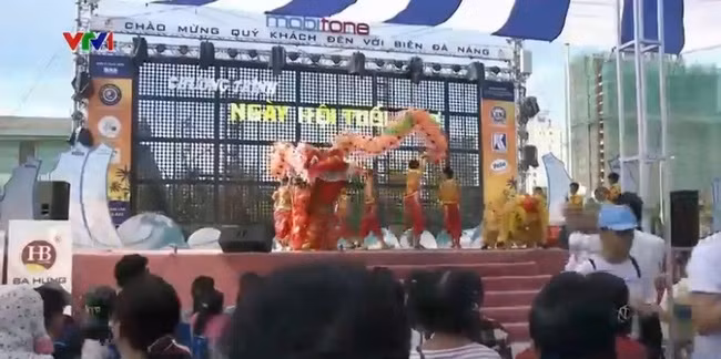 La fête de l’enfance 2016 à Dà Nang. Photo: VTV1.