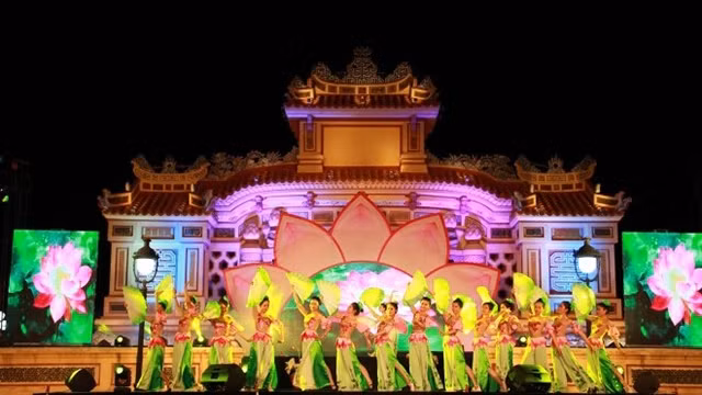 Plus de 20 troupes artistiques internationales participent au Festival de Huê 2020. Photo d'illustration. https ://thethaovanhoa.vn/