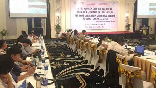  La 3e réunion des dirigeants du programme «Ha Long - Cat Bà Alliance» vient d’avoir lieu dans la ville de Ha Long. Photo: Dautu.