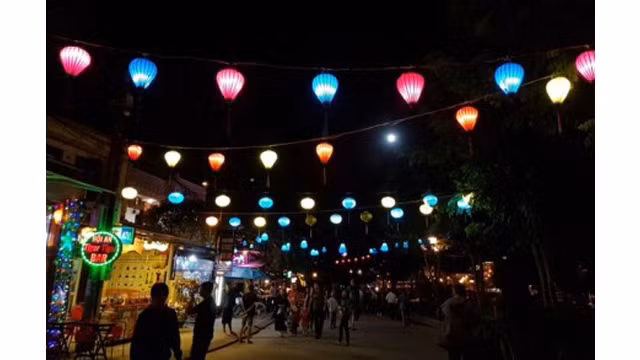 « Les nuits de l’ancienne cité de Hôi An». Photo: Tô Quôc