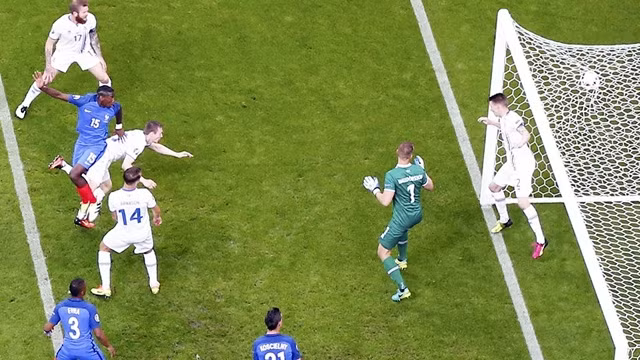 Paul Pogba double la mise sur corner d'un bon coup de tête. Photo: Reuters.