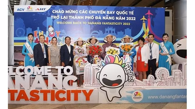 Cérémonie d'accueil des touristes sud-coréens à Dà Nang. Photo : VNA.